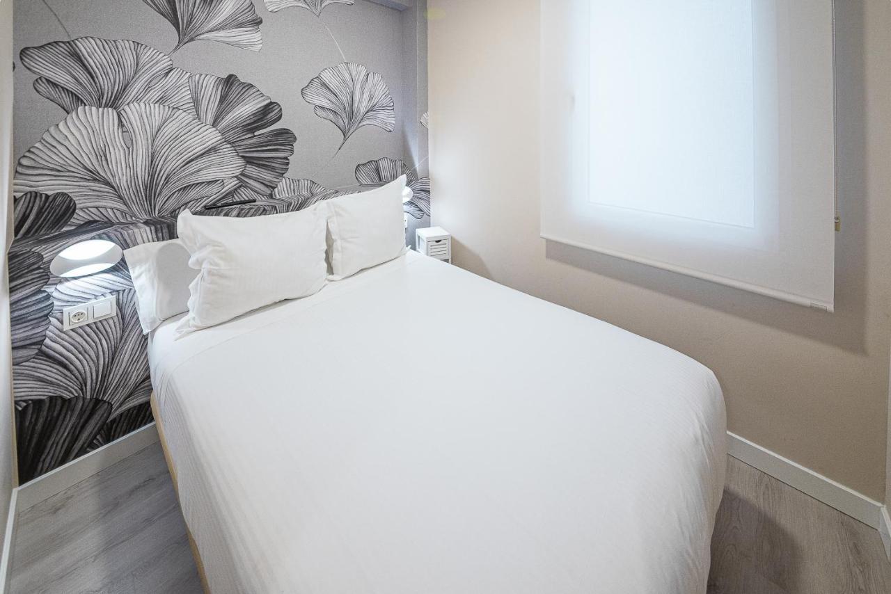 Hostal Plaza Boutique (Adults Only) Сарагоса Экстерьер фото