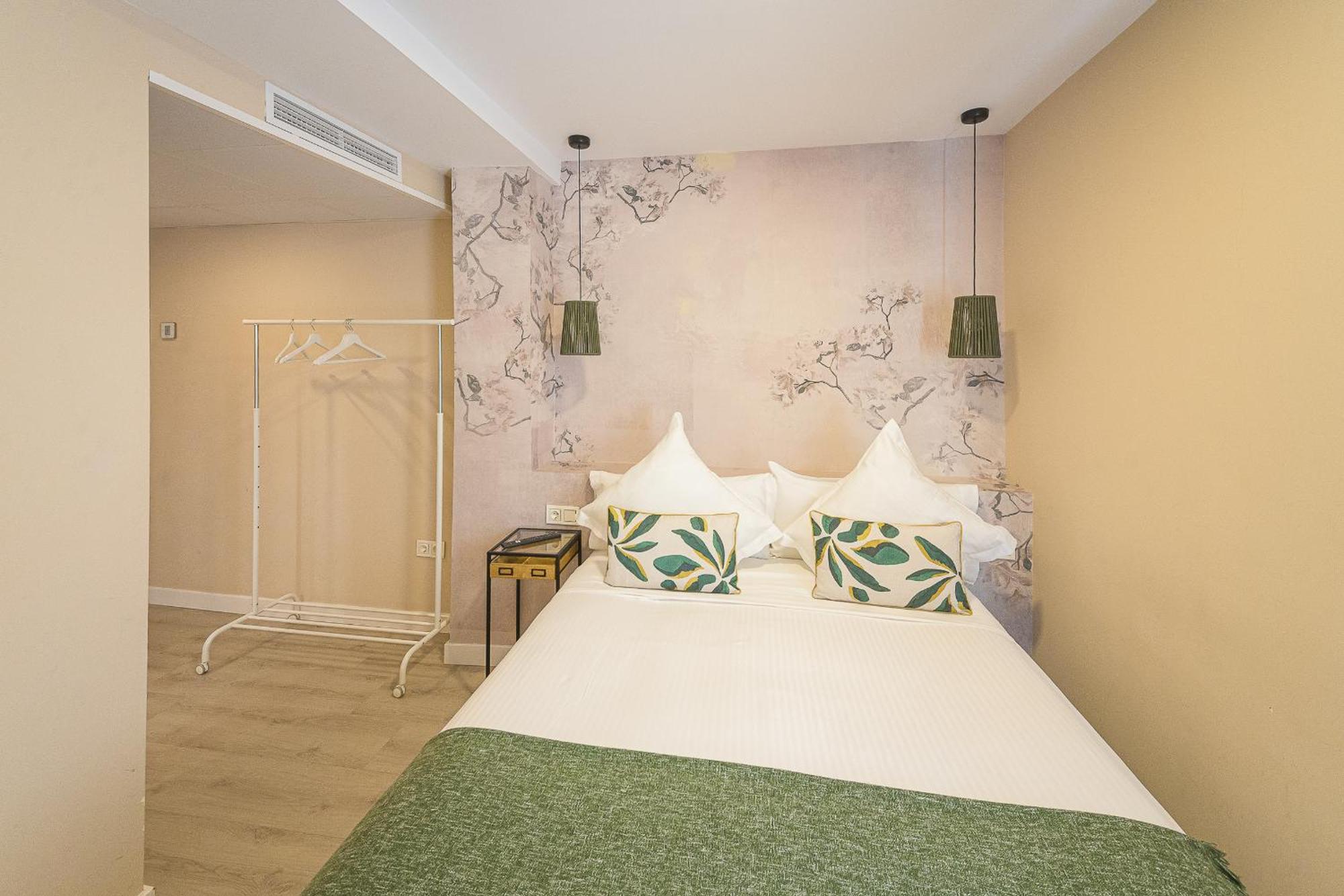 Hostal Plaza Boutique (Adults Only) Сарагоса Экстерьер фото