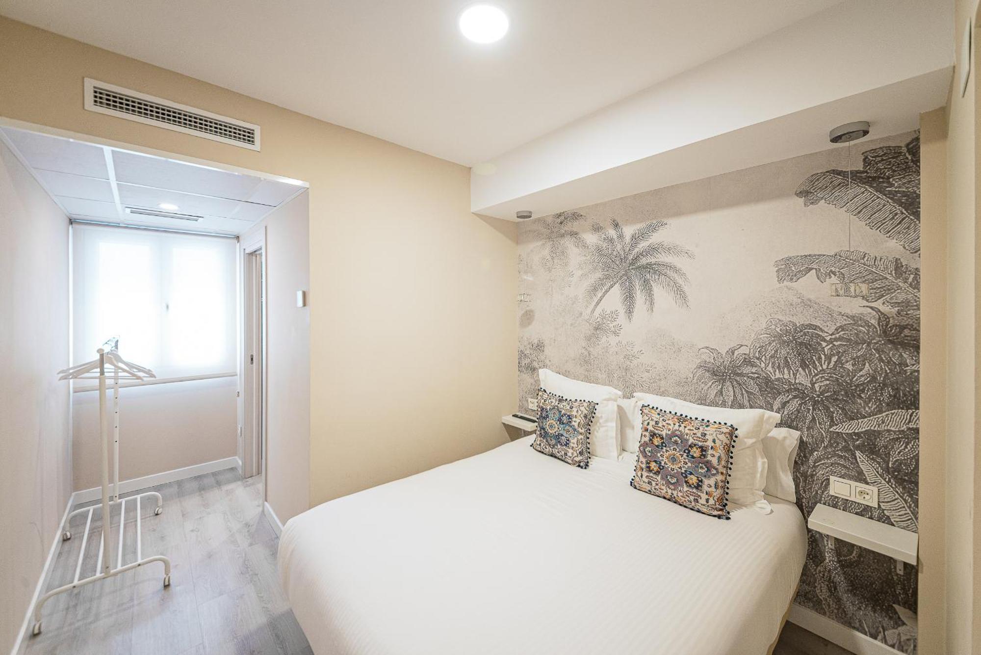 Hostal Plaza Boutique (Adults Only) Сарагоса Экстерьер фото