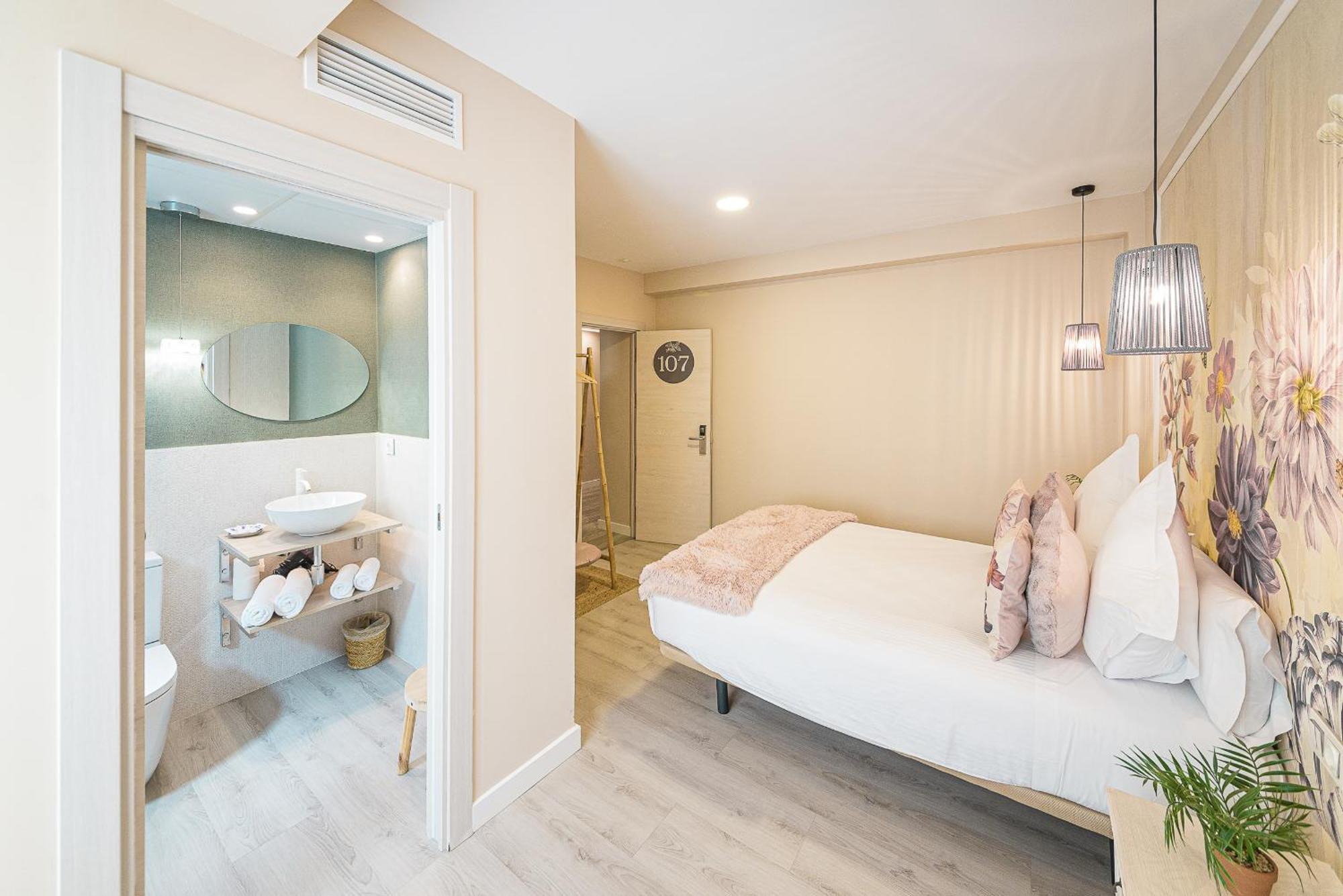 Hostal Plaza Boutique (Adults Only) Сарагоса Экстерьер фото