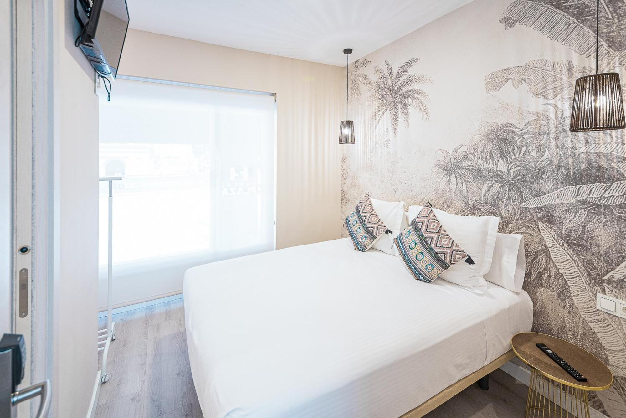 Hostal Plaza Boutique (Adults Only) Сарагоса Экстерьер фото